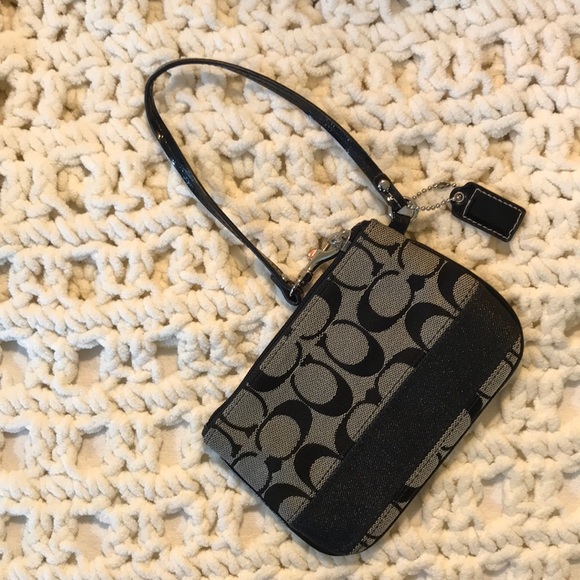 Coach Handbags - NWOT Coach Black Signature Wristlet